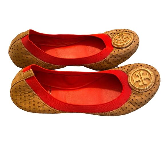 Tory Burch Size 6.5 Caroline tan flats with red elastic trim and golden logo - Picture 3 of 16